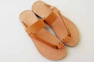 Women Toe Ring Sandals in Brown With Leather Stripe- Handmade .