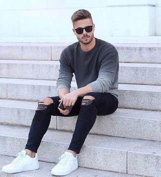 25 Outfits to Wear with White Sneakers for M
