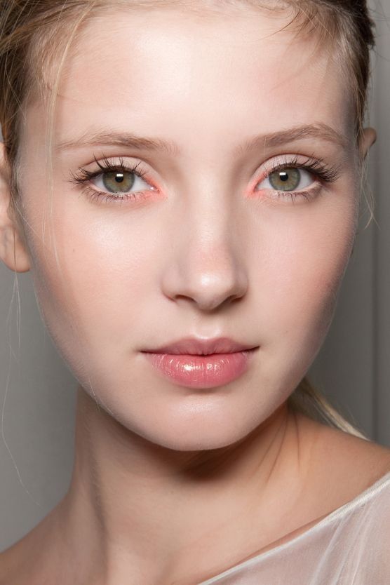 The Simplest Minimal Makeup Looks Ever | Pale skin makeup, Minimal .