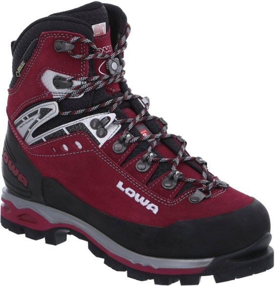Mountain boots for women