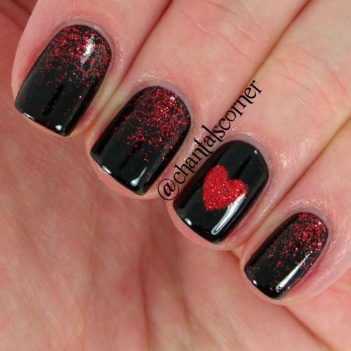 We're head-over-heels for these sweet, pretty Valentine's nails .