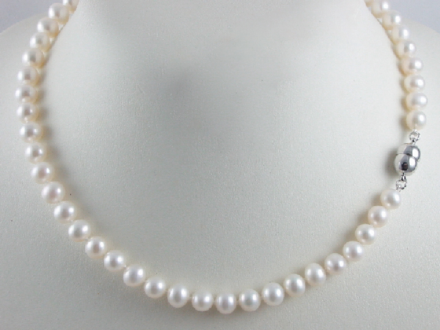 Freshwater Pearl Necklace – Simply Marcel