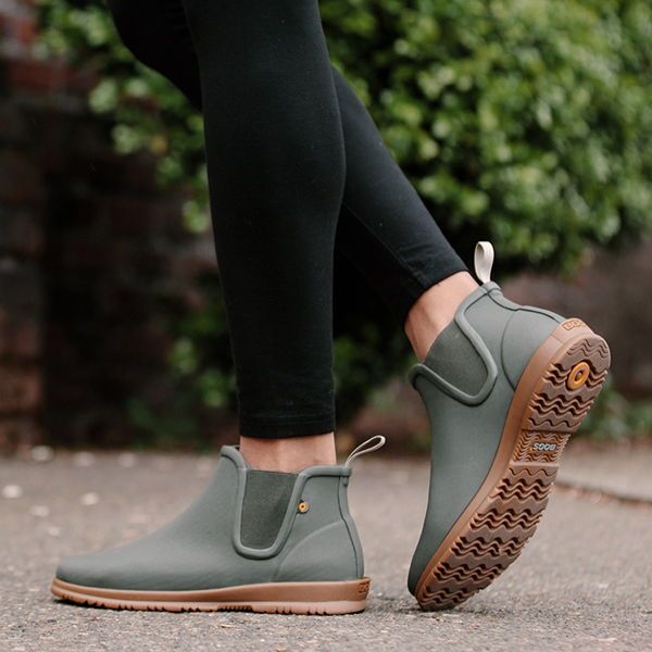 Sweetpea Boot | Chelsea rain boots, Ankle rain boots outfit .