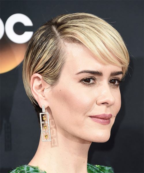 Sarah Paulson Short Straight Light Blonde Hairstyle with Side .