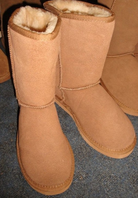 Sheepskin boots for women