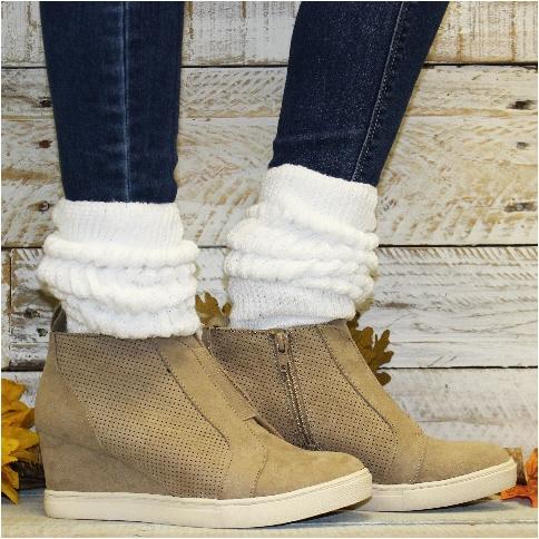 CUDDLY scrunch slouch socks white women | Hooters socks | cotton .