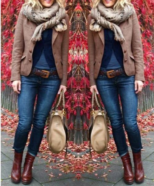 Stylish Holiday Outfit for Woman