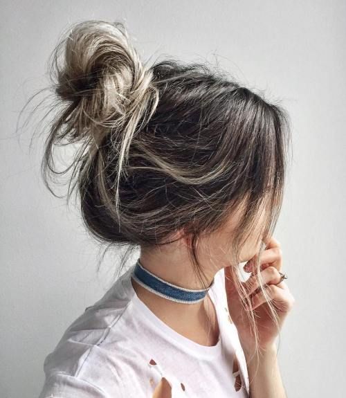 35 Easy and Pretty Top Knot Hairstyles | Frisur knoten, Frisuren .