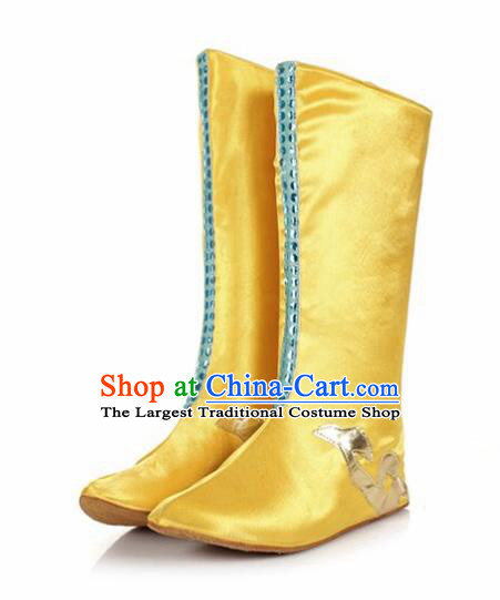 Traditional boots for women