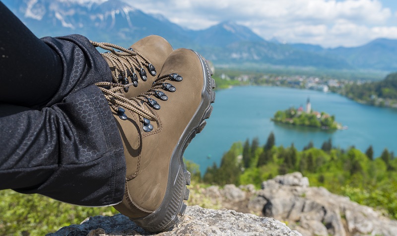 The 7 Best Women's Hiking Boots 🥾 [2020 Reviews] | Outside Pursui