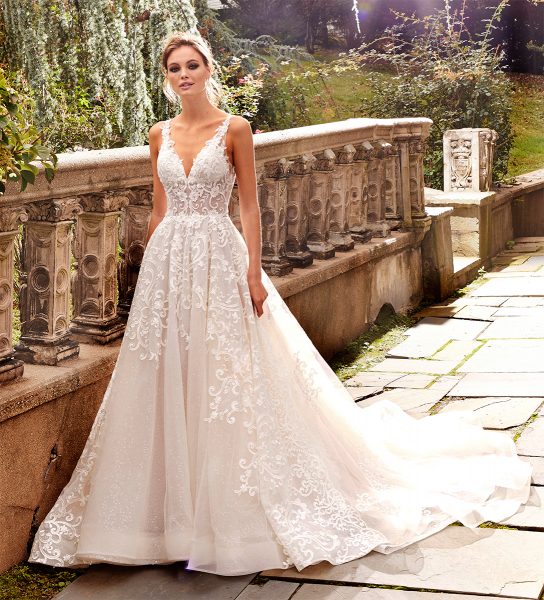 A-line Lace V-neck Wedding Dress | Kleinfeld Brid
