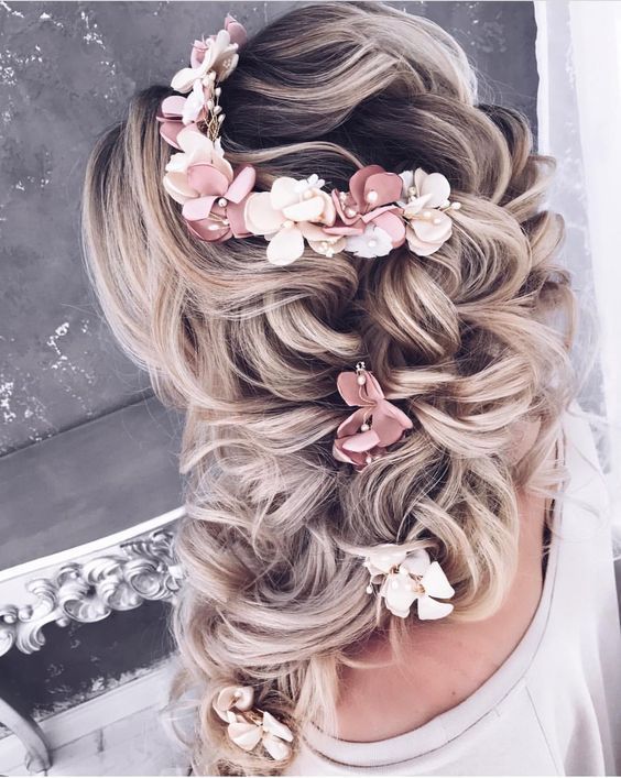 15 Wonderful Long Wedding & Prom Hairstyle Ideas in 2020 (With .